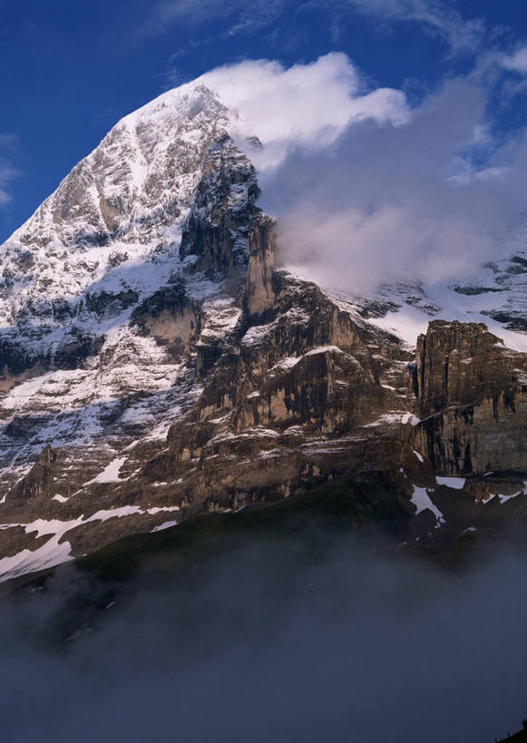 无人,竖图,室外,白天,正面,旅游,度假,石头,美景,山,雪,雪山,大雪,瑞士,欧洲,阴影,光线,石子,影子,冰,积雪,景观,山峰,雪景,云,云朵,冬季,冬天,山峦,首都,云彩,娱乐,伯尔尼,蓝色,白云,蓝天,天空,阳光,自然,天,享受,休闲,景色,放松,寒冷,晴朗,冰冷,自然风光,中欧,严寒,瑞士联邦,冰凉,酷寒,凛冽,凛凛,极冷,伯尔尼州,格林德瓦,因特拉肯,石块,岩石,晴空,彩图