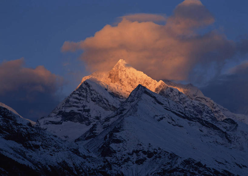 无人,横图,室外,白天,正面,旅游,度假,石头,美景,山,雪,雪山,大雪,尼泊尔,亚洲,阴影,光线,石子,影子,冰,积雪,景观,山顶,山峰,雪景,云,云朵,冬季,冬天,山峦,云彩,娱乐,蓝色,白云,蓝天,天空,阳光,自然,天,享受,休闲,景色,放松,寒冷,晴朗,冰冷,自然风光,南亚,喜马拉雅山脉,尼泊尔王国,喜马拉雅山,严寒,喜马拉雅,冰凉,酷寒,凛冽,凛凛,极冷,颠峰,极峰,石块,岩石,晴空,彩图