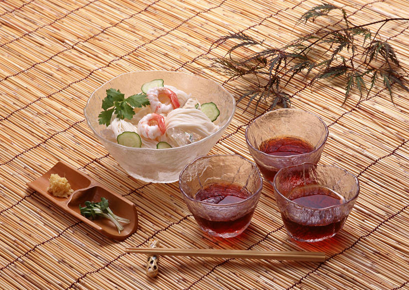 面食,面条,无人,横图,俯视,室内,特写,白天,烹饪,幸福,纯洁,餐桌,茶,筷子,桌子,竹子,黄瓜,蔬菜,餐具,玻璃,一群,许多,阴影,新鲜,反射,碟子,盘,影子,面,日本料理,红茶,茶叶,料理,食品,筷架,很多,两杯,筷枕,文化,娱乐,传统,菜肴,美食,玻璃制品,食物,盘子,容器,碟,碗,日式料理,享受,休闲,日式,温馨,放松,乐趣,佳肴,有机食品,绿色食品,餐台,储藏,礼节,筷子架,提神,高雅,舒适,储存,醒脑,礼仪,奉献,质朴,正直,担当,进餐用具,竹,青瓜,胡瓜,彩图,高角度拍摄,奋进,操守,四君子,岁寒三友,性坚,虚怀,虚心,贮存,善群,卓尔