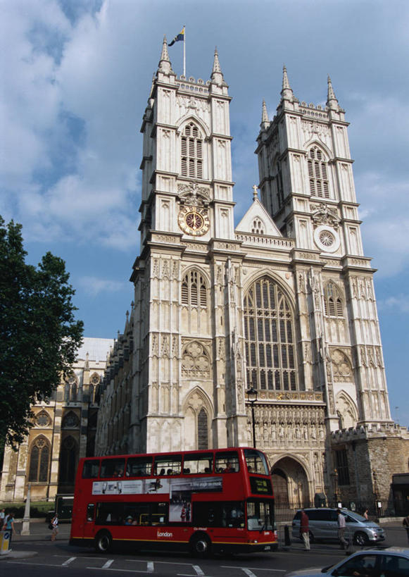 无人,教堂,竖图,室外,白天,仰视,旅游,度假,植物,标志建筑,道路,地标,建筑,路,公路,公共汽车,英国,欧洲,伦敦,阴影,节日,光线,影子,云,云朵,巴士,公交车,交通,首都,云彩,文化,娱乐,建设,威斯敏斯特大教堂,双层巴士,车,树,树木,蓝色,绿色,白云,蓝天,天空,阳光,自然,交通工具,天,祈祷,享受,休闲,健康,旅游胜地,放松,许愿,宗教,信仰,生长,晴朗,成长,纪念,祈求,西欧,载具,大不列颠,信念,大不列颠及北爱尔兰联合王国,大不列颠联合王国,日不落英帝国,双层公共汽车,圣彼得联合教堂,威斯敏斯特教堂,雾都,西敏寺,平安,晴空,马路,彩图,低角度拍摄,大教堂,礼拜堂