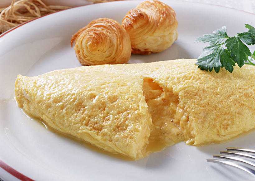 点心,米饭,无人,横图,俯视,室内,特写,白天,烹饪,桌面,桌子,餐具,叶子,阴影,反射,木制,碟子,盘,影子,香菜,炒饭,蛋,蛋包饭,鸡蛋,日本料理,料理,食品,泡芙,甜点,甜品,绿叶,饭,菜肴,美食,食物,糕点,两个,一个,盘子,木制品,碟,日式料理,甜食,日式,嫩叶,佳肴,单个,五谷,胡菜,香荽,原荽,园荽,芫荽,卵,胡荽,莞荽,芫茜,芫蓿,莚葛草,莚荽菜,叶,叶片,彩图,高角度拍摄