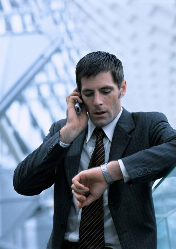 人在国外,打电话关机