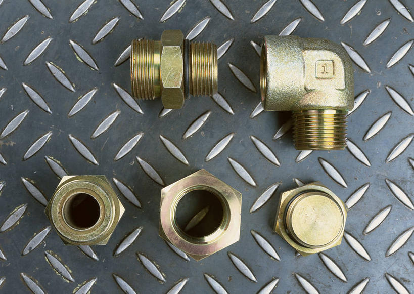 无人,横图,俯视,室内,特写,白天,静物,金属制品,连接,组合,金属,工具,金色,摄影,影棚,链接,螺母,螺帽,五金,富贵,紧固,拼接,拼凑,螺丝帽,忠诚,拼合,凑集,聚合,撮合,链结,牢固,富丽,名誉,荣华,彩图,高角度拍摄,影棚拍摄,拍摄