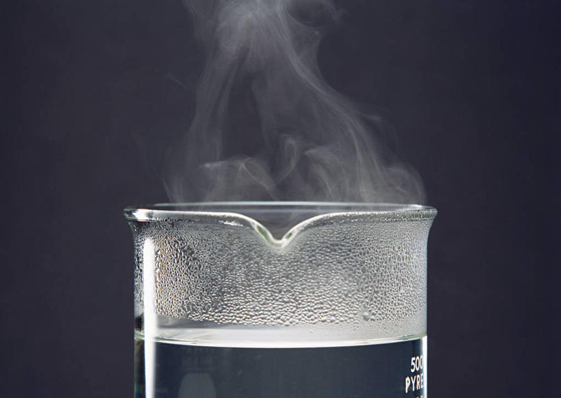 无人,横图,室内,特写,白天,正面,实验,仪器,雾,杯子,阴影,沸腾,灰色背景,朦胧,模糊,研究,透明,反射,分析,化学,测试,蒸汽,烧杯,液体,影子,水蒸气,雾气,玻璃制品,一个,玻璃瓶,瓶子,器皿,摄影,影棚,单个,气体,计量,玻璃仪器,试验耗材,实验用品,蒸发,玻璃杯,彩图,影棚拍摄,拍摄