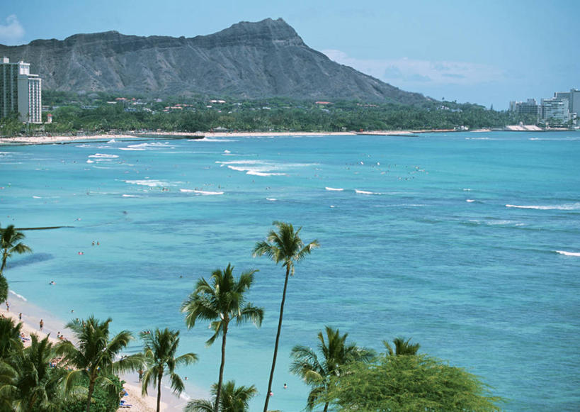 无人,高楼大厦,横图,室外,白天,正面,度假,岛屿,海浪,海洋,火山,美景,沙滩,山,山脉,植物,城市风光,城市,大厦,建筑,摩天大楼,棕榈树,叶子,夏威夷,美国,阴影,光线,沙子,影子,海岸,景观,浪花,山峰,绿叶,沙地,山峦,娱乐,树,树木,蓝色,绿色,蓝天,天空,阳光,自然,海水,群山,天,享受,休闲,嫩叶,景色,放松,生长,晴朗,成长,北美,北美洲,美洲,海景,棕榈叶,万里无云,瓦胡岛,欧胡岛,火奴鲁鲁,首府,欧湖岛,夏威夷州,爱洛哈之州,北亚美利加洲,亚美利加洲,聚集之岛,檀香山市,叶,叶片,大海,风浪,海,海水的波动,海滩,近岸浪,列岛,群岛,死火山,涌浪,诸岛,晴空,晴空万里,棕树,棕榈,彩图,大楼,高层建筑,高楼,摩天楼,檀香山,钻石头山