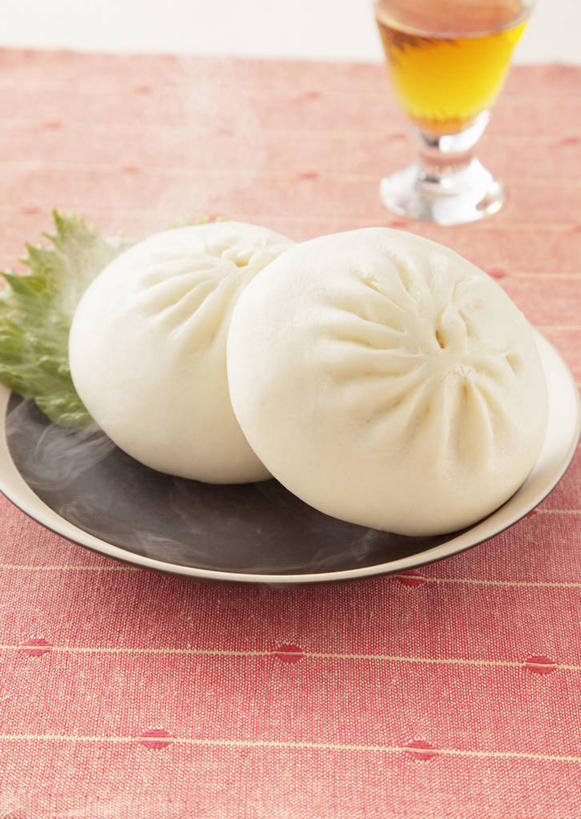 点心,无人,餐厅,竖图,俯视,室内,特写,白天,幸福,雾,餐桌,茶,桌子,杯子,餐具,叶子,沸腾,蒸汽,碟子,盘,生菜,茶叶,料理,食品,包子,面点,绿叶,水蒸气,娱乐,美食,玻璃制品,桌布,食物,两个,白色,盘子,水杯,碟,享受,休闲,温馨,中式,嫩叶,放松,乐趣,餐台,提神,舒适,醒脑,蒸发,叶,叶片,玻璃杯,进餐用具,烹调用具,彩图,高角度拍摄,餐馆,饭店,饭馆