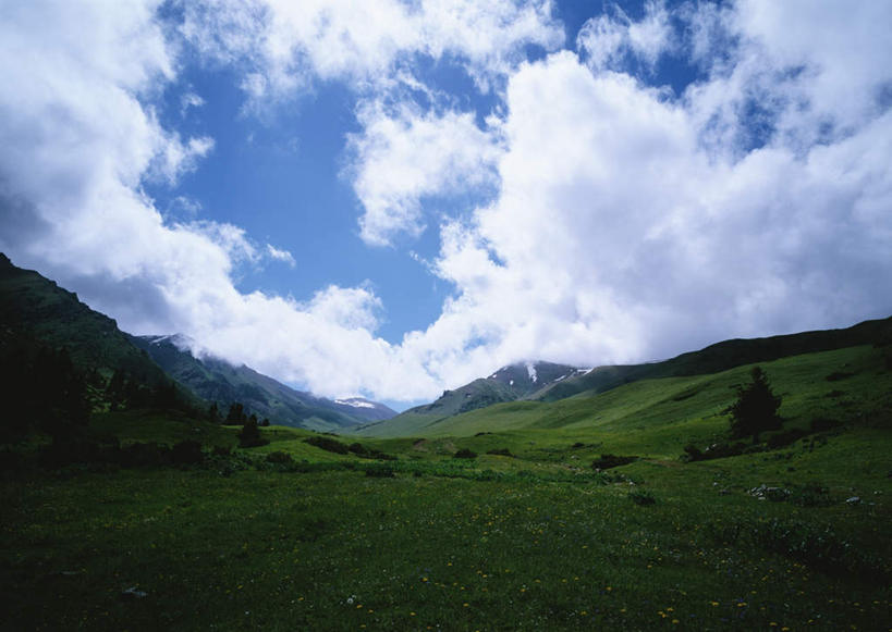 无人,横图,室外,白天,正面,旅游,度假,草地,草原,石头,美景,山,山脉,植物,吉尔吉斯斯坦,亚洲,阴影,光线,石子,影子,景观,旷野,山峰,云,云朵,山峦,云彩,娱乐,草,树,树木,蓝色,绿色,白云,蓝天,天空,阳光,自然,群山,天,享受,休闲,景色,放松,生长,晴朗,成长,中亚,自然风光,原野,吉尔吉斯斯坦共和国,石块,岩石,晴空,彩图