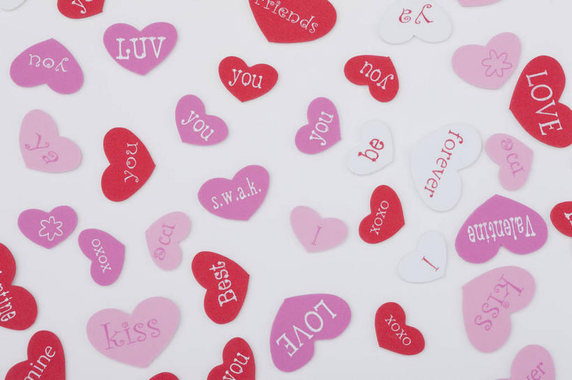 无人,横图,俯视,室内,特写,白天,白色背景,爱情,静物,情人节,节日,爱心,庆祝,英文,标签,标志,文字,字符,字母,浪漫,文化,标识,庆典,温暖,温馨,心形,恩爱,摄影,影棚,纪念,英文字母,和睦,徽章,心型,彩图,高角度拍摄,影棚拍摄,拍摄,融洽