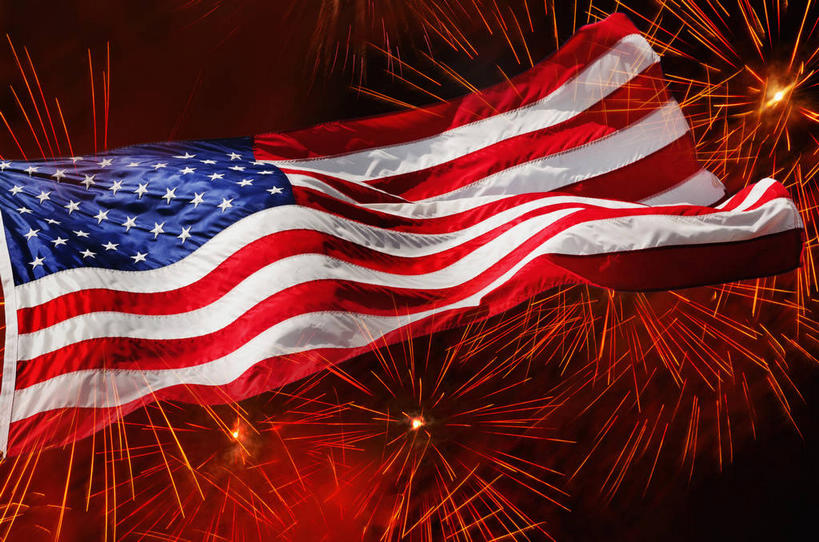 无人,横图,室外,夜晚,仰视,兴奋,热情,烟火,旗帜,国旗,一面,节日,庆祝,飘扬,辉煌,开放,文化,星条旗,红色,焰火,庆典,灿烂,健康,温暖,奔放,活力,积极,激情,美国国旗,朝气,纪念,飘逸,暖色,庆贺,璀璨,吉祥,生命,飞扬,祝贺,礼花,光辉,饱满,花炮,礼花炮,绚烂,革命,热烈,赤色,光耀,充实,斗志,喜气,主动,旗,烟花,彩图,低角度拍摄,欢乐,美利坚合众国国旗