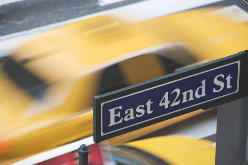 无人,横图,俯视,室外,特写,白天,仰视,度假,美景,城市风光,城市,道路,路,公路,出租车,汽车,纽约,美国,一辆,朦胧,模糊,景观,分界线,曼哈顿,停车线,交通,娱乐,车,交通工具,轿车,驾驶,行驶,享受,休闲,景色,放松,车行道,车行道分界线,操纵,控制,北美,北美洲,载具,的士,标线,美洲,计程车,操控,车行线,纽约州,帝国之州,帝国州,北亚美利加洲,亚美利加洲,把持,马路,彩图,低角度拍摄,高角度拍摄,42街,曼哈顿岛