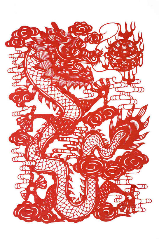 无人,竖图,室内,特写,白天,白色背景,正面,成功,静物,一条,一张,艺术,龙,纸艺,手工艺品,文化,红色,纸制品,工艺品,剪纸,高雅,高贵,图腾,传说,窗花,自信心,品位,剪画,刻纸,祥瑞,灵兽,权势,尊荣,幸运,彩图,全身