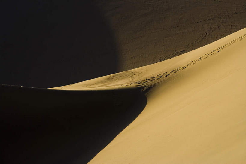 无人,横图,俯视,室外,白天,旅游,度假,美景,沙漠,中国,亚洲,阴影,光线,纹路,纹理,影子,景观,褐色,娱乐,阳光,自然,享受,休闲,景色,放松,自然风光,东亚,甘肃,甘肃省,肌理,中华人民共和国,西北地区,甘,大漠,砂漠,彩图,高角度拍摄