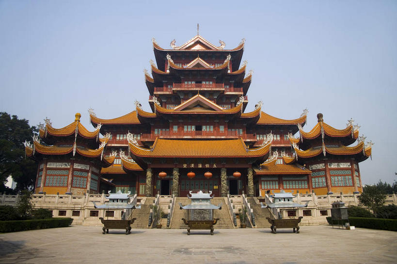 无人,寺庙,栏杆,横图,室外,白天,正面,旅游,度假,草地,草坪,名胜古迹,植物,标志建筑,地标,建筑,中国,亚洲,节日,遗迹,瓦片,屋顶,屋檐,乌云,云,阴天,云朵,围栏,燃烧,云彩,顶棚,古迹,文化,文物,娱乐,建设,古建筑,护栏,檐,草,树,树木,绿色,天空,自然,香火,庙宇,天,祈祷,享受,休闲,健康,旅游胜地,放松,许愿,宗教,信仰,生长,成长,纪念,祈求,昏暗,阴沉,福建,古文明,东亚,延寿寺,福建省,中华人民共和国,华东地区,省会,闽,福州,福州市,平安,彩图,庙,寺,长庆寺,清禅寺,西禅寺