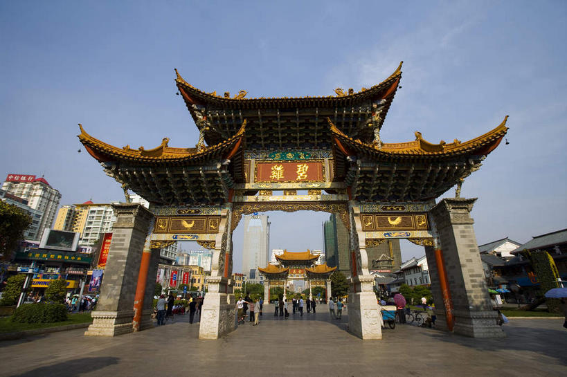 旅游,度假,标志建筑,大厦,道路,地标,建筑,路,摩天大楼,公路,昆明