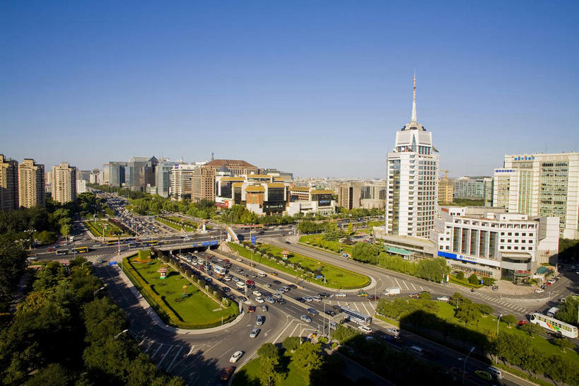 无人,高楼大厦,横图,俯视,航拍,室外,白天,度假,美景,树林,植物,城市风光,城市,大厦,道路,建筑,路,摩天大楼,公路,汽车,北京,中国,亚洲,阴影,曲折,弯曲,光线,影子,景观,交通,首都,娱乐,建设,车,树,树木,蓝色,绿色,蓝天,天空,阳光,自然,交通工具,轿车,天,享受,休闲,景色,放松,蜿蜒,生长,晴朗,成长,鸟瞰,载具,东亚,万里无云,中华人民共和国,北京市,京,北平,华北地区,西城区,晴空,晴空万里,马路,彩图,高角度拍摄,大楼,高层建筑,高楼,摩天楼,复兴门