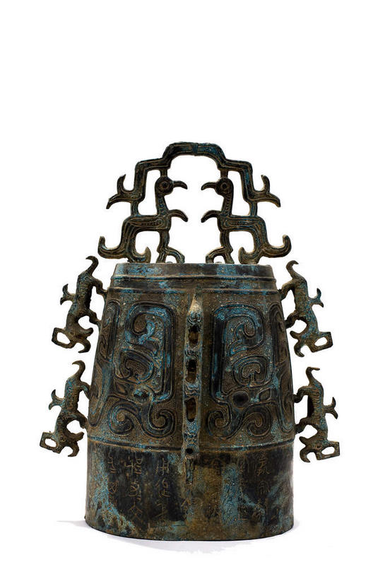 无人,竖图,室内,特写,白天,白色背景,正面,静物,金属制品,雕塑,艺术,装饰,生锈,金属,雕刻,雕像,乐器,古典,文化,文物,一个,工艺品,摄影,影棚,单个,古董,纪念,打击乐器,腐蚀,侵蚀,美术,古物,摄影棚,主题,陈列,古玩,编钟,青铜,功能,美学,青铜器,腐化,锈迹斑斑,彩图,影棚拍摄,拍摄,青铜制品