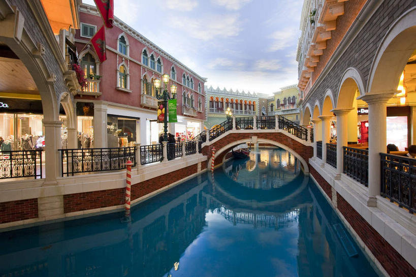 无人,宾馆,家,横图,室外,白天,正面,旅游,度假,美景,别墅,城市风光,标志建筑,城市,地标,建筑,酒店,路灯,桥梁,船,照明,中国,亚洲,阴影,光线,影子,房屋,屋子,景观,云,云朵,公寓,桥,灯光,木船,云彩,娱乐,建设,石桥,洋房,楼房,拱桥,住宅,灯,蓝色,白云,蓝天,天空,交通工具,天,享受,休闲,景色,放松,拱形,晴朗,人行桥,酒家,石拱桥,旅社,照亮,舟,照明设备,载具,贡多拉,东亚,港澳台,中华人民共和国,澳门特别行政区,澳,威尼斯人酒店,公朵拉,晴空,彩图,房子,客店,客栈,旅店,旅馆,商旅,澳门威尼斯人酒店,澳门威尼斯人度假村酒店澳门