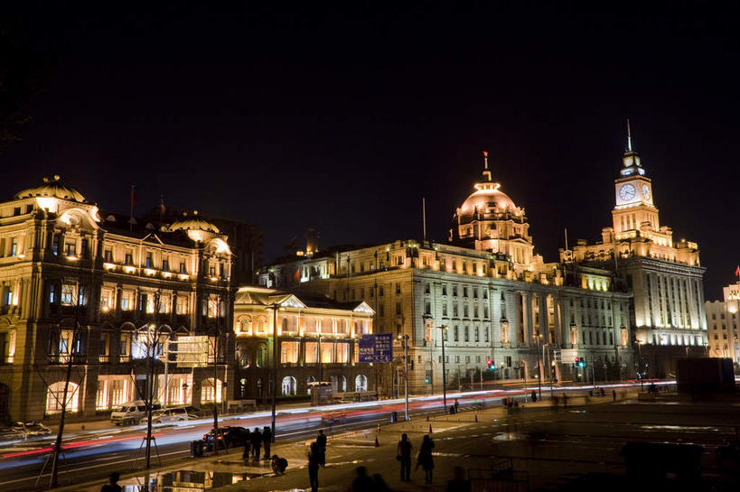 无人,高楼大厦,横图,室外,夜晚,正面,长时间曝光,度假,安全,美景,植物,城市风光,标志建筑,城市,大厦,地标,建筑,摩天大楼,夜景,上海,中国,亚洲,阴影,光线,影子,景观,红绿灯,建筑群,灯光,信号灯,交通,娱乐,建设,黄浦江,树,树木,蓝色,绿色,蓝天,天空,自然,外滩,天,享受,休闲,景色,放松,警示,生长,成长,申,提示,曝光,流通,黄浦区,东亚,上海总会大楼,亚细亚大楼,中山东一路,上海市,交通信号灯,行人信号灯,中华人民共和国,沪,华东地区,彩图,大楼,高层建筑,高楼,摩天楼,黄埔滩,上海外滩,外黄埔滩