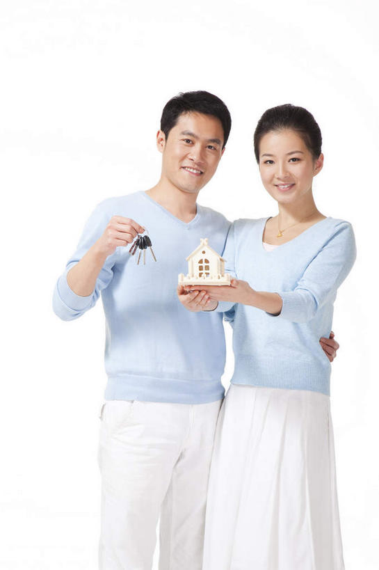 东方人,两个人,家庭,夫妻,站,捧,笑,微笑,露齿笑,竖图,室内,白天,白色背景,正面,裙子,爱情,安全,亚洲,一把,一座,服装,立体,空间,防护,钥匙,浪漫,拎,注视,休闲装,黄种人,长裙,衣服,白色,模型,观察,看,站着,休闲,温暖,温馨,一家人,休闲服,恩爱,规划,恋人,摄影,服饰,影棚,观看,半身裙,保护,和睦,察看,开启,封闭,关注,摄影棚,保险,私密,保全,周全,安稳,安定,防盗,直观,建筑模型,建筑设计,平安,男人,男性,年轻男性,年轻女性,女人,女性,亚洲人,年轻人,夫妇,情侣,设计,端,端着,捧着,手捧,站立,半身,彩图,影棚拍摄,拍摄,蓝山,伴侣,融洽,拎着