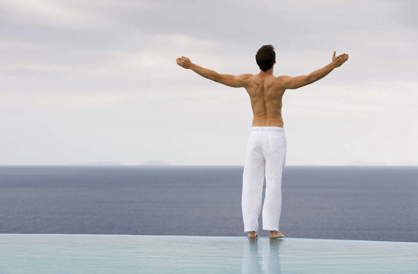 西方人,一个人,游泳池,站,伸展双臂,横图,室外,白天,锻炼,瑜伽,运动,海浪,海洋,水,欧洲,欧洲人,仅一个男性,仅一个人,裤子,浪花,水池,水面,水平线,乌云,云,阴天,云朵,辽阔,海平线,云彩,光脚,泳池,裸露,仅一个年轻男性,背面,白色,天空,海水,天,站着,广阔,赤脚,养生,一望无际,昏暗,阴沉,裸,海景,无边无际,一马平川,体育,男人,男性,年轻男性,白种人,大海,风浪,海,海水的波动,近岸浪,涌浪,敞开双臂,伸开双臂,展开双肩,站立,张开手臂,张开双臂,彩图,全身,健身,水天相接,水天一线