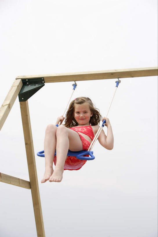 西方人,儿童,腿部,脚,脚趾,脚趾甲,腿,一个人,坐,竖图,室外,白天,仰视,游戏,纯洁,欧洲,欧洲人,仅一个女性,仅一个人,摇摆,服装,乌云,云,阴天,云朵,玩,云彩,注视,休闲装,光脚,娱乐,小孩,衣服,天空,秋千,天,荡秋千,观察,看,仅一个小孩,休闲,赤脚,休闲服,可爱,童年,童趣,服饰,观看,活动,察看,昏暗,阴沉,关注,摇晃,童真,烂漫,无邪,天真,女孩,女人,女性,白种人,孩子,脚指甲,玩耍,嬉戏,坐着,彩图,低角度拍摄,全身,女生