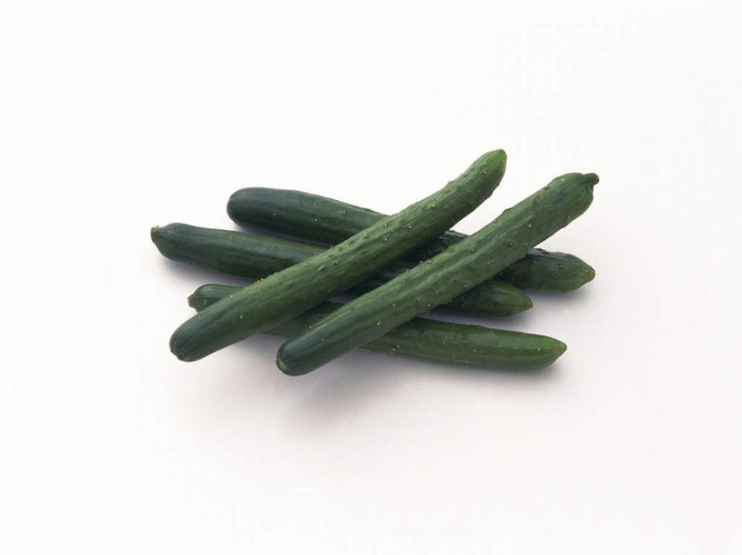 无人,横图,俯视,室内,特写,白天,白色背景,黄瓜,蔬菜,一堆,一排,许多,堆叠,堆积,新鲜,整齐,食品,五根,食物,排列,绿色,摄影,有机食品,绿色食品,影棚,堆,队列,青瓜,胡瓜,彩图,高角度拍摄,影棚拍摄,拍摄