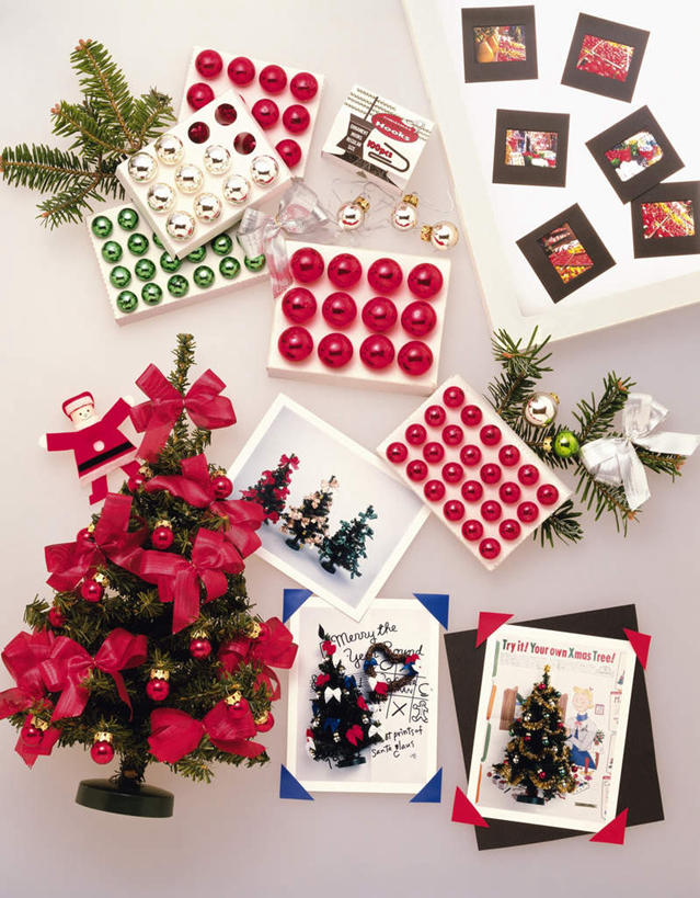 无人,竖图,俯视,室内,特写,白天,植物,叶子,圣诞节,许多,节日,朦胧,模糊,庆祝,装饰,挂饰,丝绸,丝带,绿叶,圣诞树,贺卡,明信片,文化,绸带,树,树木,红色,绿色,自然,蝴蝶结,卡片,庆典,嫩叶,摄影,影棚,生长,成长,纪念,贴纸,华丽,修饰,点缀,衬托,美观,雅致,雅观,叶,叶片,彩图,高角度拍摄,影棚拍摄,拍摄