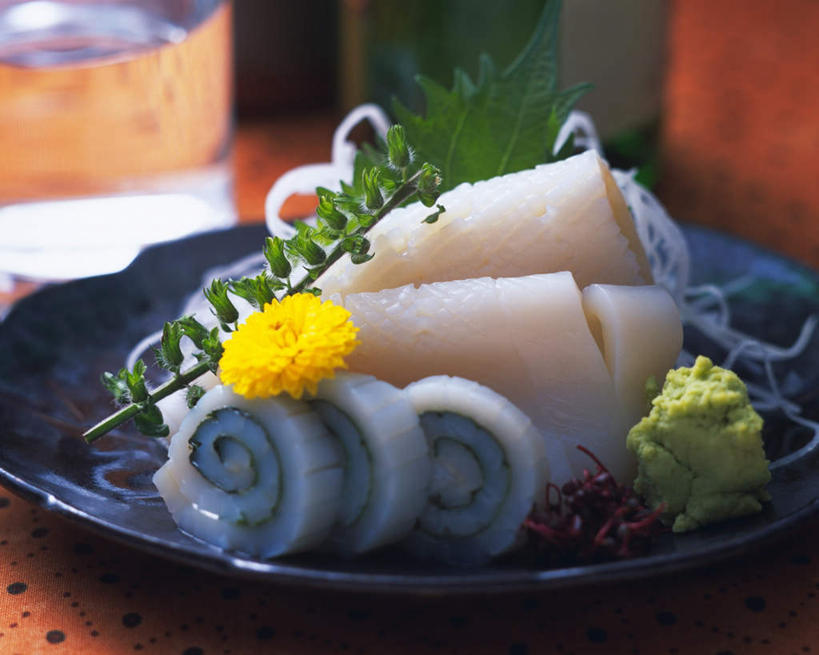 芥末,无人,横图,俯视,室内,特写,白天,烹饪,水,餐桌,桌子,鱿鱼,杯子,餐具,一排,切开,朦胧,模糊,整齐,盛开,碟子,盘,液体,水滴,日本料理,料理,食品,花蕾,菜肴,美食,玻璃制品,花,花瓣,花朵,鲜花,食物,排列,黄色,盘子,水杯,碟,日式料理,花苞,花蕊,切,日式,菊花,摄影,佳肴,影棚,餐台,一份,队列,剖面,鱿鱼卷,切面,山葵,泽山葵,溪山葵,芥子末,山嵛菜,芥辣粉,哇沙比,辣根,玻璃杯,柔鱼,枪乌贼,彩图,高角度拍摄,影棚拍摄,拍摄