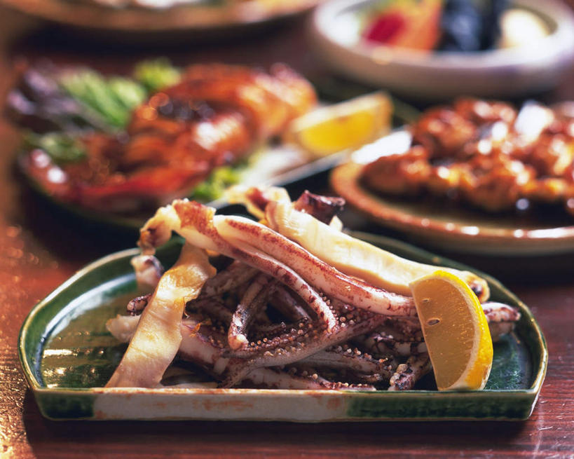 海鲜,无人,横图,俯视,室内,特写,白天,烹饪,餐桌,桌子,鱿鱼,柠檬,水果,一堆,烤,堆叠,堆积,朦胧,模糊,新鲜,生食,日本料理,料理,食品,果实,水产,菜肴,美食,烤鱿鱼,海洋生物,食物,日式料理,日式,摄影,佳肴,有机食品,绿色食品,影棚,餐台,堆,一份,水生动物,海产品,水生物,海底动物,柔鱼,枪乌贼,益母果,柠果,彩图,高角度拍摄,影棚拍摄,拍摄