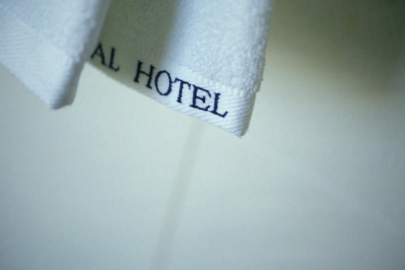 无人,宾馆,横图,俯视,室内,特写,白天,旅游,度假,卫生间,浴室,一条,阴影,朦胧,模糊,光线,英文,标志,文字,影子,字符,字母,娱乐,标识,白色,阳光,毛巾,享受,休闲,放松,英文字母,淋浴房,彩图,高角度拍摄,冲凉房,沐浴间,沐浴室,客店,客栈,旅店,旅馆,旅舍,汽车旅馆