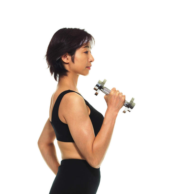 东方人,头发,一个人,站,举,方图,室内,白天,白色背景,侧面,运动服,锻炼,运动,哑铃,亚洲,仅一个年轻女性,仅一个女性,仅一个人,握,服装,拿,拿着,注视,黄种人,运动器械,手叉腰,一个,衣服,黑色,叉腰,观察,看,托,站着,一件,健身器械,握着,养生,摄影,服饰,影棚,单个,观看,察看,衣着,穿着,关注,健身器材,衣饰,体育,年轻女性,女人,女性,亚洲人,举起,举手,举着,向上举,向上伸,向上托,站立,半身,彩图,影棚拍摄,健身,拍摄,运动器材,运动装