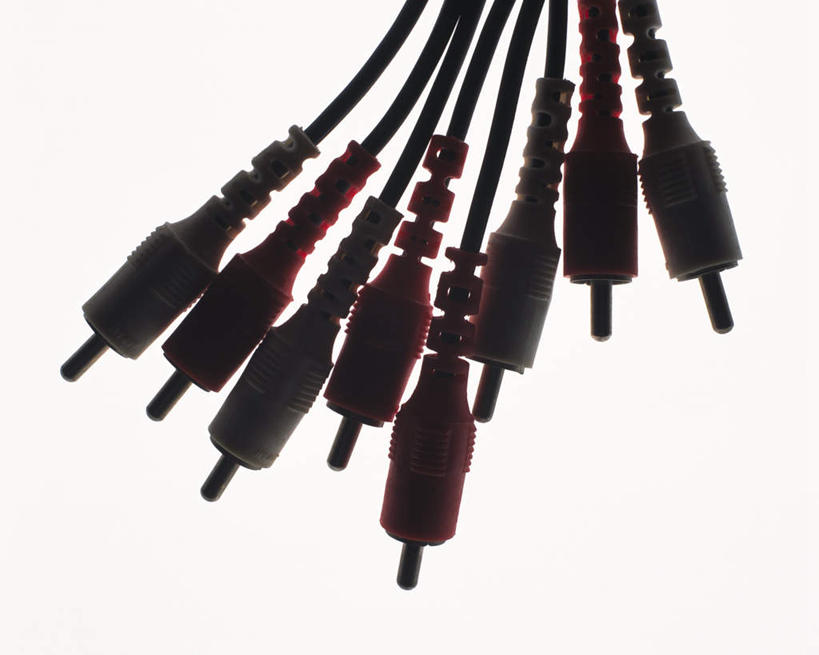 无人,横图,室内,特写,白天,白色背景,正面,静物,一排,许多,朦胧,模糊,整齐,电力,电线,线,电能,背光,线路,排列,摄影,影棚,电,电源,电源线,接口,队列,插口,能量,逆光,彩图,影棚拍摄,拍摄