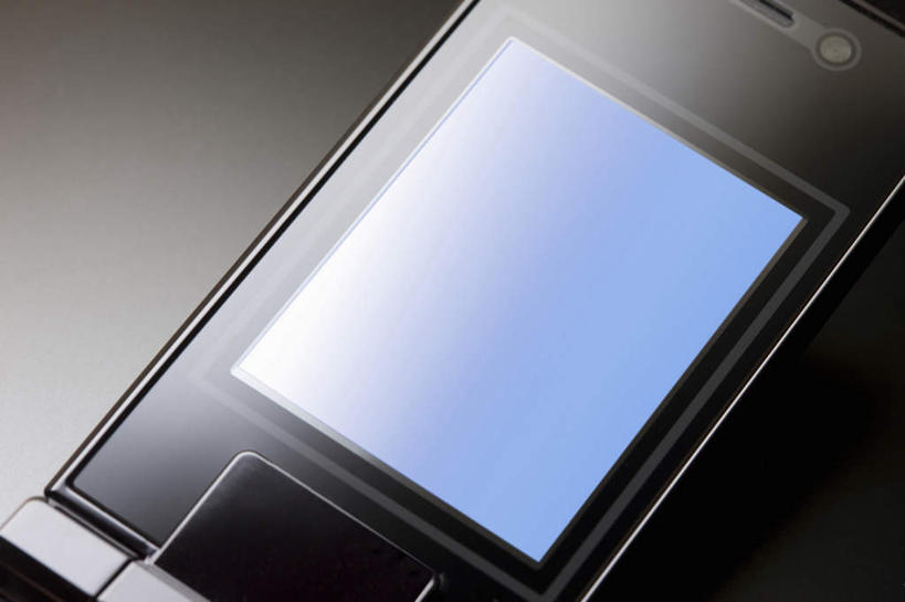 无人,打电话,横图,俯视,室内,特写,白天,桌面,桌子,静物,电话,手机,木制,屏幕,翻盖,通讯设备,一个,黑色,木制品,摄影,影棚,单个,交流,沟通,通话,彩图,高角度拍摄,影棚拍摄,拍摄