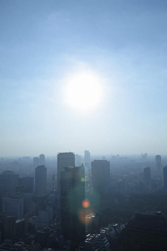 无人,高楼大厦,竖图,俯视,航拍,室外,白天,度假,美景,太阳,城市风光,城市,大厦,建筑,摩天大楼,东京,日本,亚洲,阴影,朦胧,模糊,光线,影子,景观,云,云朵,建筑群,云彩,娱乐,建设,蓝色,白云,蓝天,天空,阳光,天,享受,休闲,景色,放松,晴朗,鸟瞰,东亚,本州,关东地方,本州岛,日本国,东京都,晴空,彩图,高角度拍摄,大楼,高层建筑,高楼,摩天楼