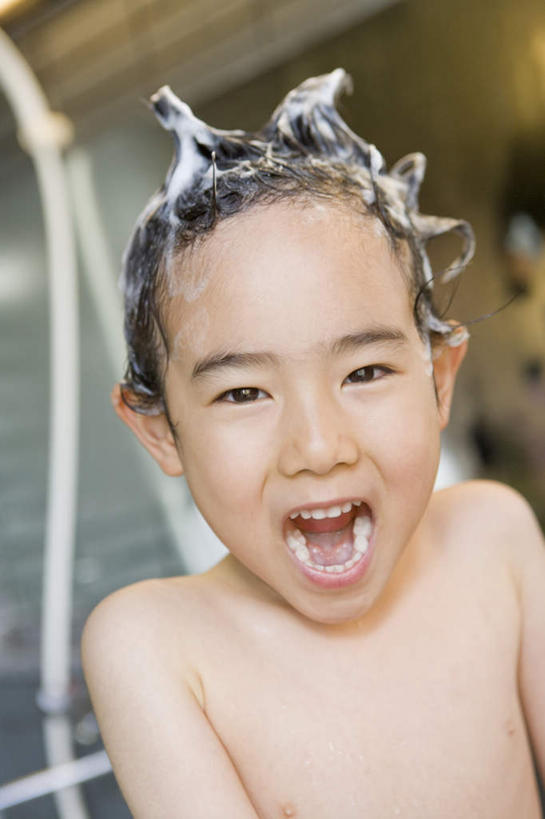 东方人,儿童,脸,头,脸颊,一个人,站,坐,竖图,室内,特写,白天,正面,纯洁,卫生间,浴室,亚洲,仅一个男性,仅一个人,惊讶,朦胧,模糊,泡沫,注视,黄种人,肩膀,小孩,观察,看,站着,张嘴,仅一个小孩,可爱,童年,童趣,观看,惊奇,察看,关注,张大嘴巴,童真,烂漫,无邪,天真,男孩,男人,男性,亚洲人,孩子,头部,脸部,脸蛋,面部,淋浴房,张开嘴,站立,坐着,半身,彩图,冲凉房,沐浴间,沐浴室,男生