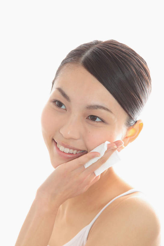 东方人,脸,头,脸颊,手,一个人,站,举,笑,摸,微笑,露齿笑,竖图,室内,特写,白天,留白,白色背景,正面,吊带,亚洲,仅一个年轻女性,仅一个女性,仅一个人,抚摸,服装,注视,吊带衫,休闲装,黄种人,肩膀,衣服,白色,观察,看,托,站着,休闲,手部,休闲服,摄影,服饰,影棚,观看,单手,察看,关注,年轻女性,女人,女性,亚洲人,头部,脸部,脸蛋,面部,触摸,接触,举起,举手,举着,向上举,向上伸,向上托,站立,半身,彩图,影棚拍摄,拍摄