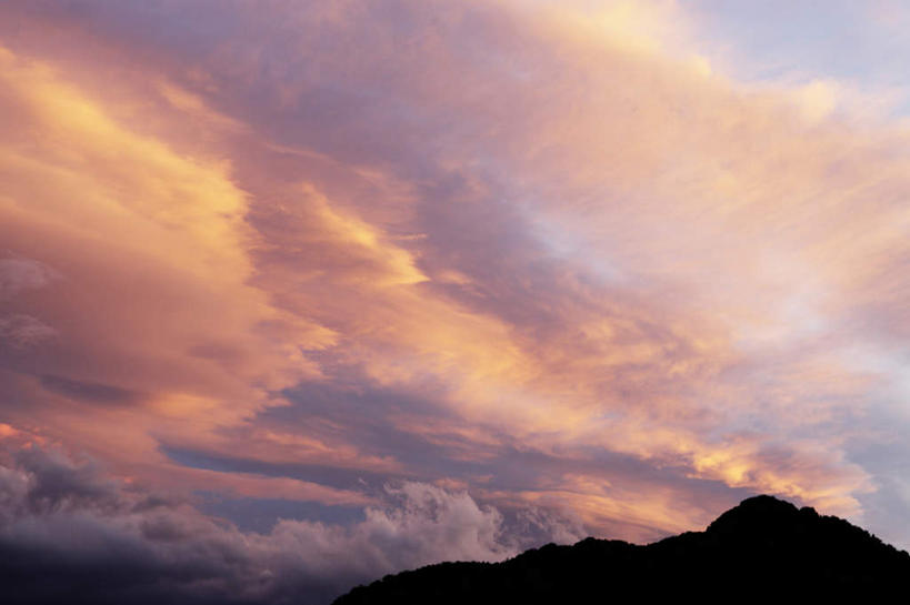 无人,横图,室外,白天,仰视,旅游,度假,美景,日落,山,山脉,景观,山峰,晚霞,霞光,山峦,娱乐,自然,黄昏,群山,享受,休闲,景色,彩霞,放松,自然风光,夕阳,彩图,低角度拍摄