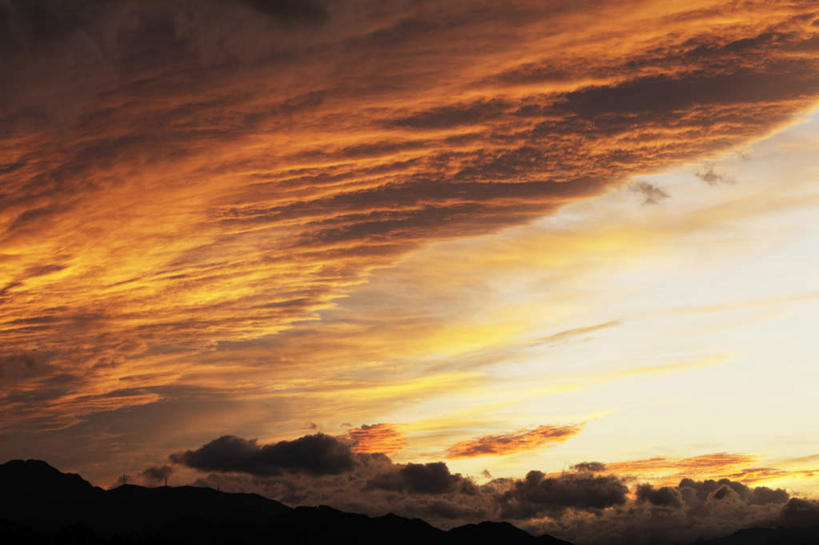 无人,横图,室外,白天,仰视,旅游,度假,美景,日落,山,山脉,景观,山峰,晚霞,霞光,山峦,娱乐,自然,黄昏,群山,享受,休闲,景色,彩霞,放松,自然风光,夕阳,彩图,低角度拍摄