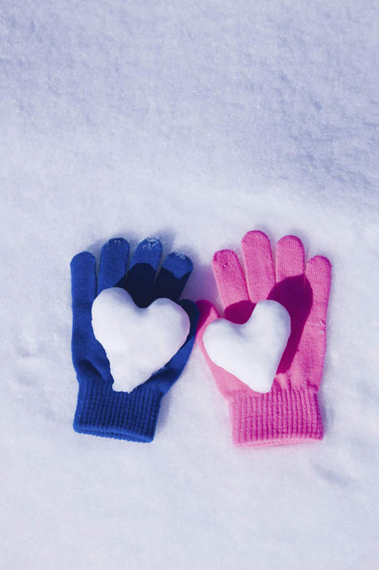 无人,竖图,俯视,室外,白天,爱情,美景,雪,大雪,一副,爱心,装饰,积雪,景观,雪景,冬季,冬天,浪漫,两个,一个,红色,紫色,白色,自然,手套,温暖,温馨,心形,景色,恩爱,寒冷,单个,保暖,华丽,点缀,和睦,御寒,自然风光,衬托,美观,雅致,雅观,严寒,心型,彩图,高角度拍摄,融洽