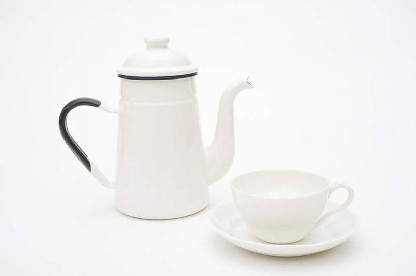 无人,横图,俯视,室内,特写,白天,白色背景,静物,杯子,餐具,朦胧,模糊,瓷器,碟子,壶,盘,咖啡杯,陶瓷制品,水壶,盘子,茶壶,碟,摄影,影棚,瓷杯,彩图,高角度拍摄,影棚拍摄,拍摄