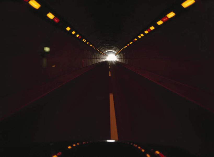 无人,横图,室内,白天,正面,旅游,度假,美景,道路,路,公路,照明,北海道,日本,亚洲,一排,许多,阴影,朦胧,模糊,整齐,光线,隧道,影子,景观,灯光,分界线,停车线,交通,娱乐,顶灯,灯,排列,阳光,自然,灯具,享受,休闲,景色,放松,运输,车行道,车行道分界线,照亮,照明设备,队列,自然风光,标线,东亚,车行线,日本国,北海道地方,北海道岛,马路,彩图