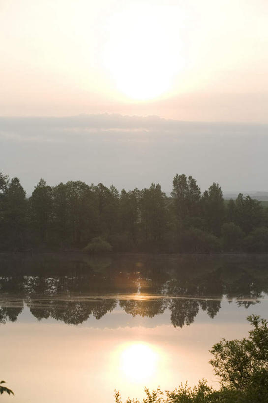 无人,竖图,室外,白天,正面,旅游,度假,灌溉,草地,草坪,湖,湖泊,美景,树林,水,植物,建筑,北海道,日本,亚洲,蓄水,阴影,朦胧,模糊,反射,光线,影子,湖面,景观,水流,水面,云,云朵,云彩,娱乐,建设,水坝,水库,草,树,树木,蓝色,绿色,白云,蓝天,天空,阳光,自然,湖水,天,享受,休闲,发电,景色,放松,生长,晴朗,成长,自然风光,东亚,坝,航运,日本国,北海道地方,北海道岛,美瑛町,美瑛,防洪,供水,水力发电,晴空,彩图