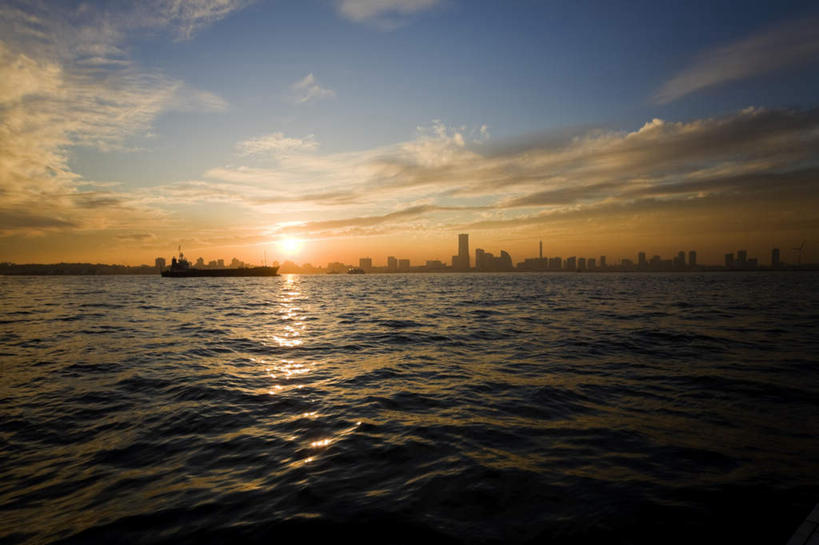 无人,高楼大厦,横图,室外,白天,正面,度假,美景,日落,沙滩,城市风光,城市,大厦,建筑,摩天大楼,一排,许多,阴影,朦胧,模糊,整齐,反射,沙子,影子,海岸,景观,晚霞,霞光,云,云朵,沙地,云彩,娱乐,建设,排列,蓝色,白云,蓝天,天空,黄昏,天,享受,休闲,景色,彩霞,放松,晴朗,队列,海滩,晴空,夕阳,彩图,大楼,高层建筑,高楼,摩天楼