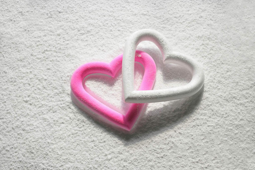 无人,横图,俯视,室内,特写,白天,白色背景,爱情,阴影,爱心,朦胧,模糊,光线,影子,塑料,灯光,浪漫,两个,红色,白色,塑料制品,温暖,温馨,心形,恩爱,摄影,影棚,和睦,心型,彩图,高角度拍摄,影棚拍摄,拍摄,融洽