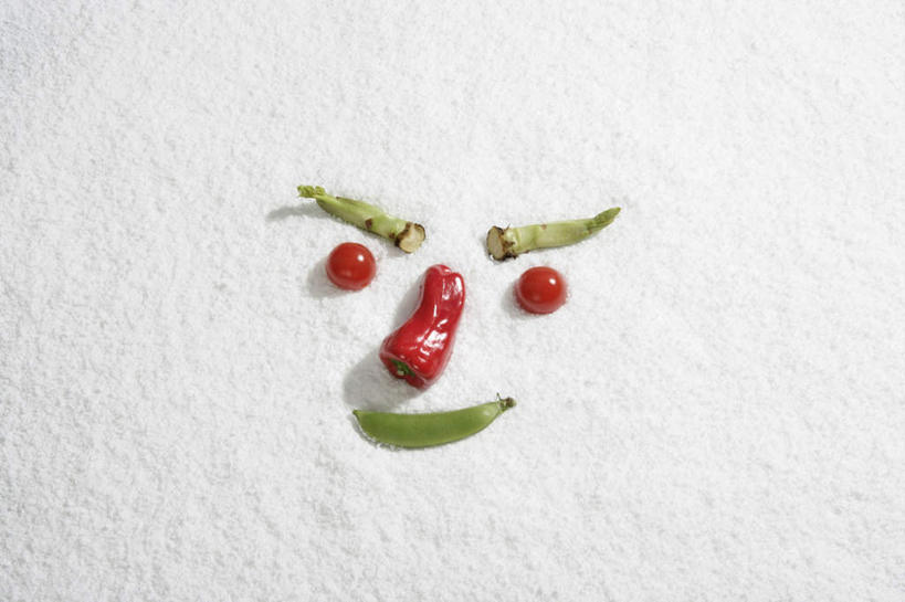 脸,头,脸颊,无人,笑,微笑,露齿笑,横图,俯视,室内,特写,白天,植物,辣椒,芦笋,蔬菜,西红柿,朦胧,模糊,新鲜,豆类,豆子,豌豆,食品,荷兰豆,食物,有机食品,绿色食品,笑脸,雪豆,豆科,辣角,红海椒,大椒,辣虎,广椒,寒豆,毕豆,麻累,国豆,小寒豆,麦豌豆,头部,脸部,脸蛋,面部,猪尾巴,药鸡豆子,石刁柏,蚂蚁杆,龙须菜,狼尾巴根,辣子,红辣椒,海椒,番茄,番椒,彩图,高角度拍摄