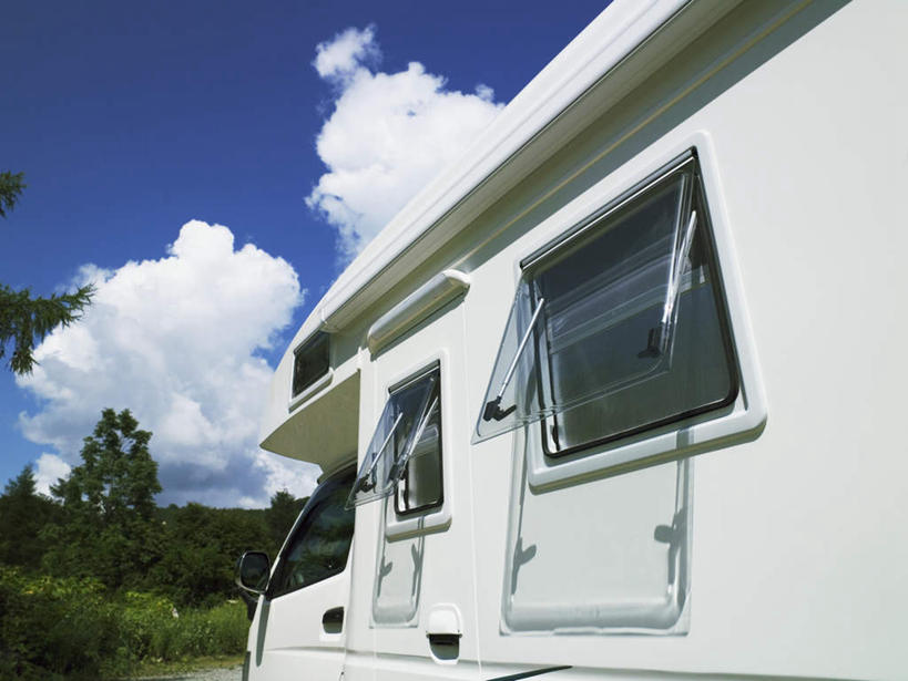 无人,横图,室外,白天,仰视,旅游,度假,草地,草坪,美景,植物,窗户,门,卡车,汽车,秋田县,日本,亚洲,一辆,阴影,光线,影子,景观,云,云朵,云彩,娱乐,玻璃窗,车,草,树,树木,蓝色,绿色,白云,蓝天,天空,阳光,自然,门框,交通工具,天,享受,休闲,景色,放松,生长,成长,自然风光,载具,东亚,房车,本州,本州岛,日本国,秋田,东北地方,彩图,低角度拍摄