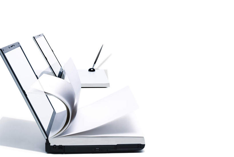 无人,横图,室内,特写,白天,白色背景,侧面,电脑,笔记本电脑,桌面,书籍,阴影,光线,网络,笔,影子,办公用品,通讯设备,文具,两个,阳光,学习用品,摄影,影棚,文具用品,无线,通信设备,无线网络,无线上网,便携式电脑,手提电脑,书,图书,彩图,影棚拍摄,拍摄