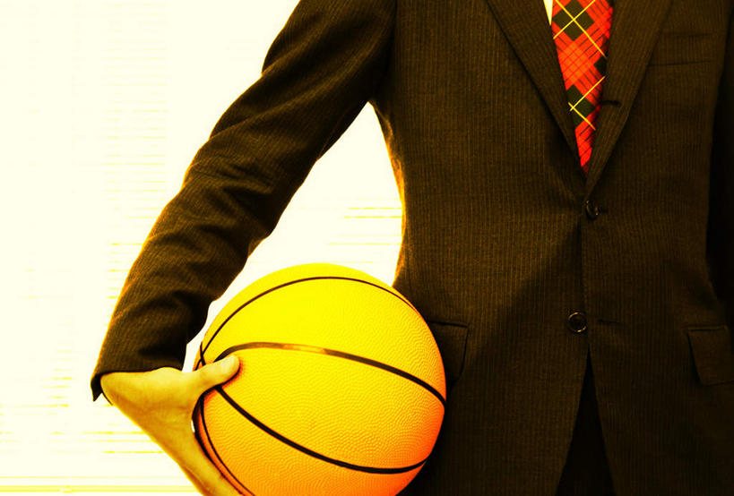 东方人,一个人,商务人士,商务男性,站,捧,摸,横图,室内,白天,白色背景,正面,衬衫,篮球,亚洲,仅一个男性,仅一个人,抚摸,握,条纹,套装,篮球装备,领带,拿,拿着,黄种人,运动器械,仅一个年轻男性,一个,黄色,红色,黑色,站着,健身器械,握着,摄影,影棚,单个,商务装,健身器材,篮球运动,工薪阶层,男人,男性,年轻男性,亚洲人,白领,上班族,触摸,端,端着,接触,捧着,手捧,站立,半身,彩图,影棚拍摄,衬衣,拍摄,运动器材