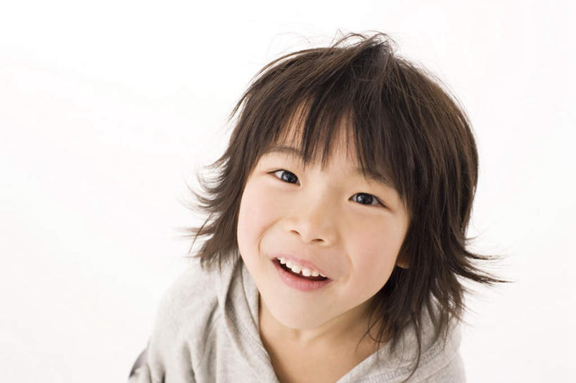 东方人,儿童,脸,头,脸颊,头发,一个人,站,横图,俯视,室内,特写,白天,白色背景,纯洁,亚洲,仅一个女性,仅一个人,服装,注视,休闲装,黄种人,小孩,衣服,黑色,灰色,观察,看,站着,张嘴,仅一个小孩,休闲,休闲服,可爱,童年,童趣,摄影,服饰,影棚,观看,察看,关注,张大嘴巴,童真,烂漫,无邪,天真,女孩,女人,女性,亚洲人,孩子,头部,长发,脸部,脸蛋,面部,张开嘴,抬头,仰头,站立,半身,彩图,高角度拍摄,影棚拍摄,拍摄,女生