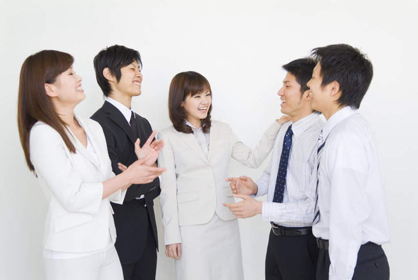 东方人,同事,商务人士,商务男性,站,笑,鼓掌,微笑,露齿笑,横图,室内,白天,正面,衬衫,成功,合作,团队,集体,信心,亚洲,五个人,套装,许多人,黄种人,队伍,肩膀,站着,一群人,搭,领导,成就,搭着,商务装,合伙,领袖,工薪阶层,男人,男性,年轻男性,年轻女性,女人,女性,亚洲人,白领,上班族,拍手,站立,半身,彩图,衬衣